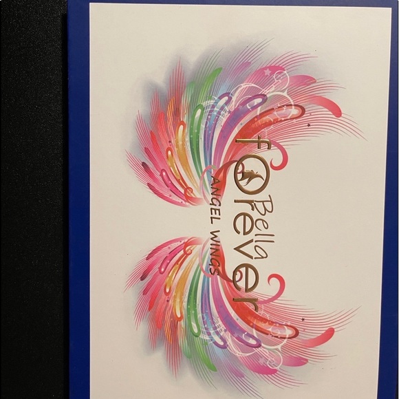 Bella Forever Eyeshadow Palette - Picture 2 of 2